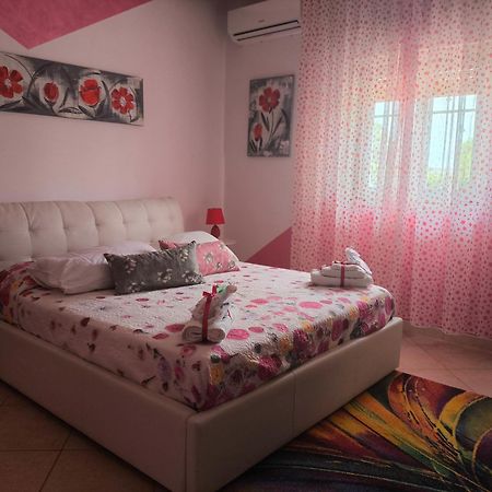 Rainbow Apartment Scordia Luaran gambar