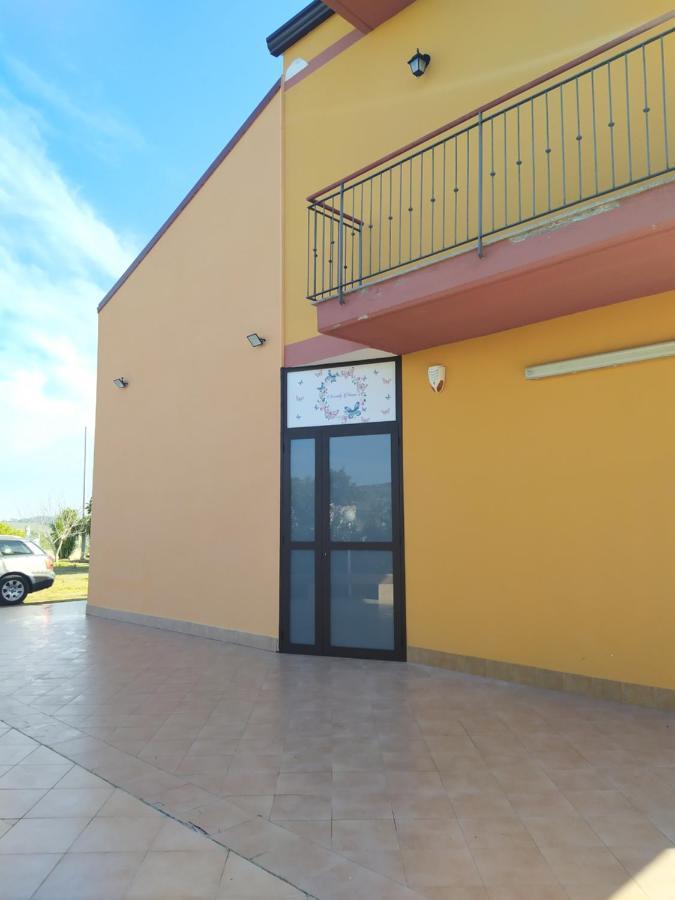 Rainbow Apartment Scordia Luaran gambar