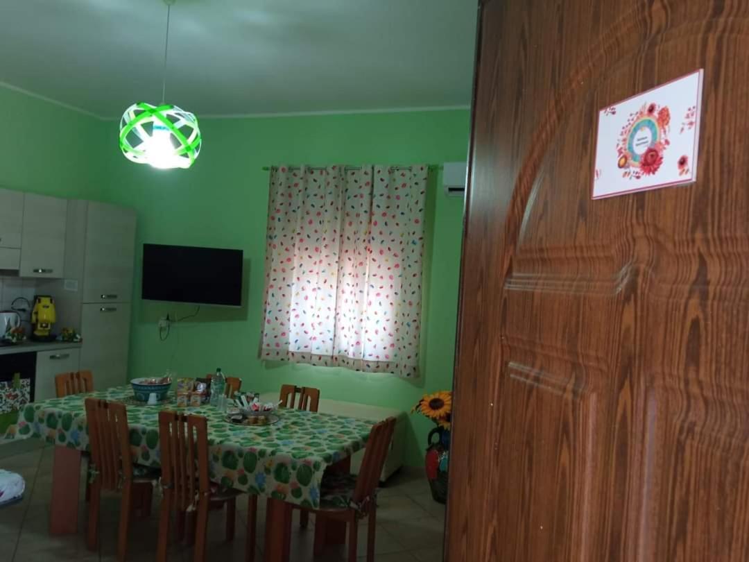 Rainbow Apartment Scordia Luaran gambar