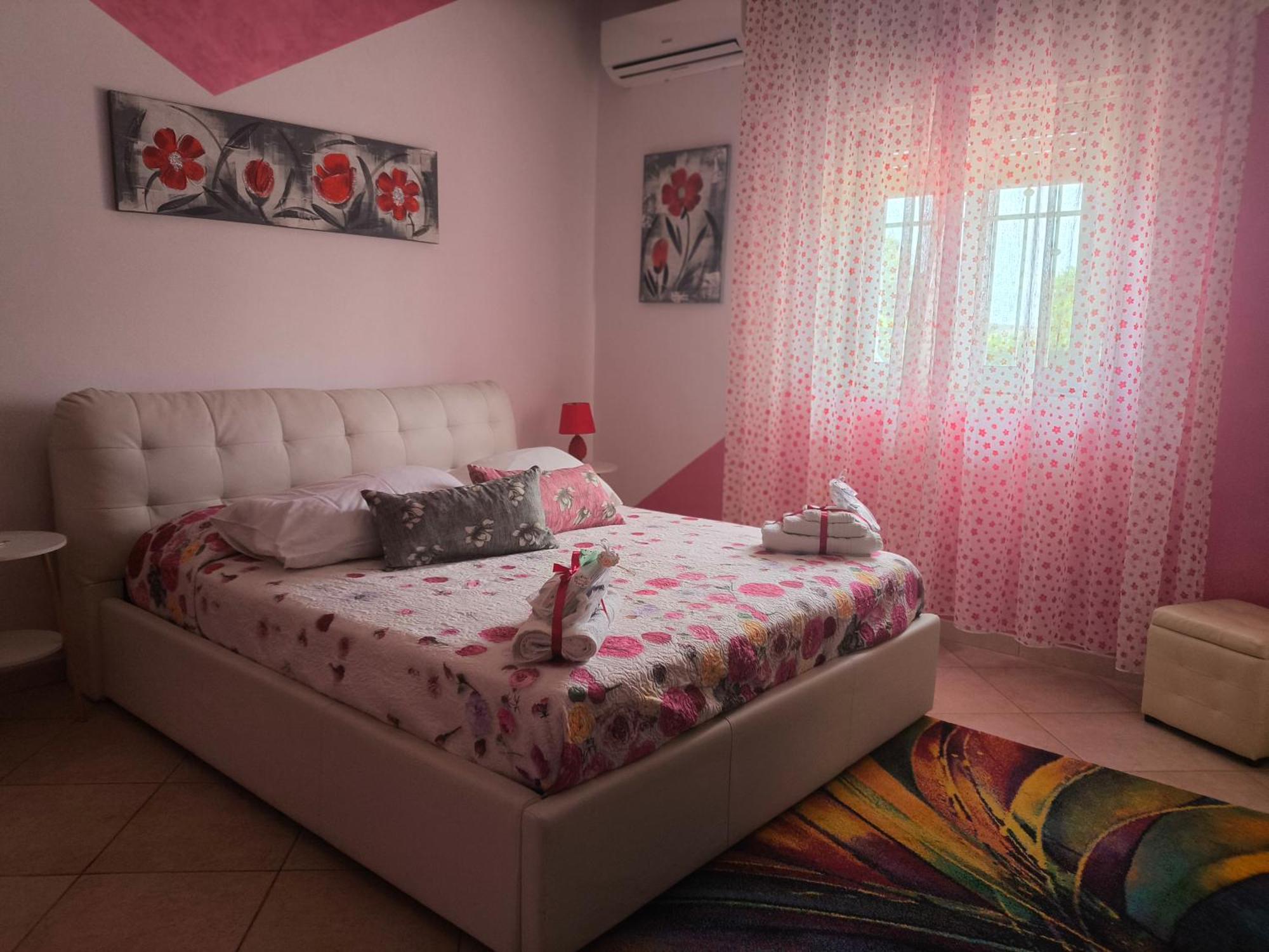 Rainbow Apartment Scordia Luaran gambar