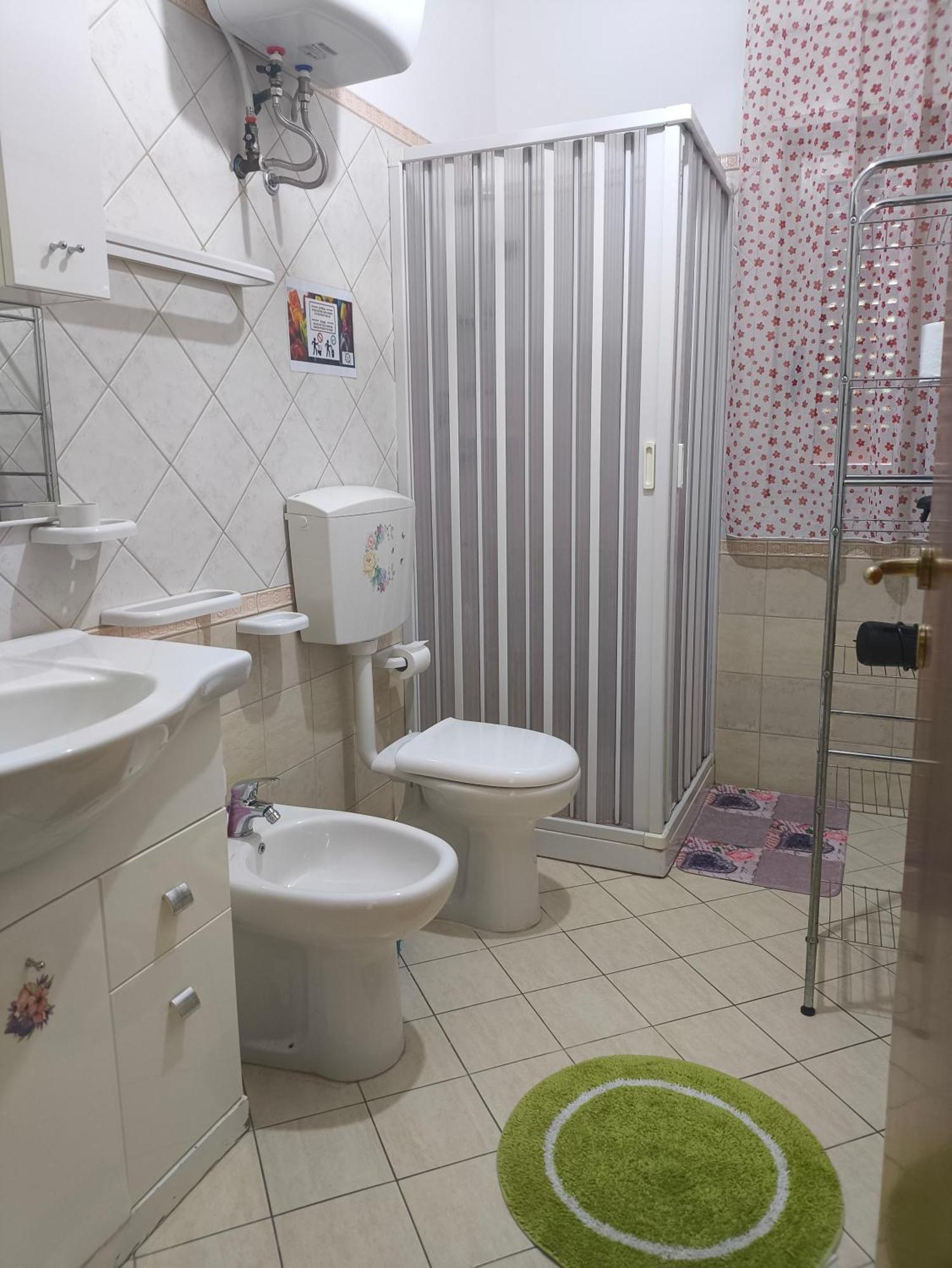 Rainbow Apartment Scordia Luaran gambar